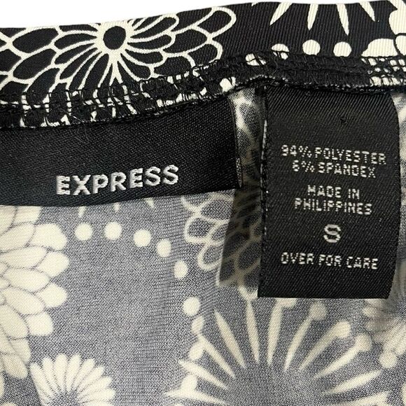 Express 90s Y2K A Line Mini Skirt Stretchy Small Black Floral Fairygrunge Goth - Picture 4 of 5